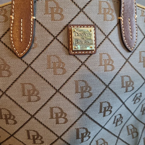 Dooney & Bourke Large Gabriella Bag - Picture 3 of 10